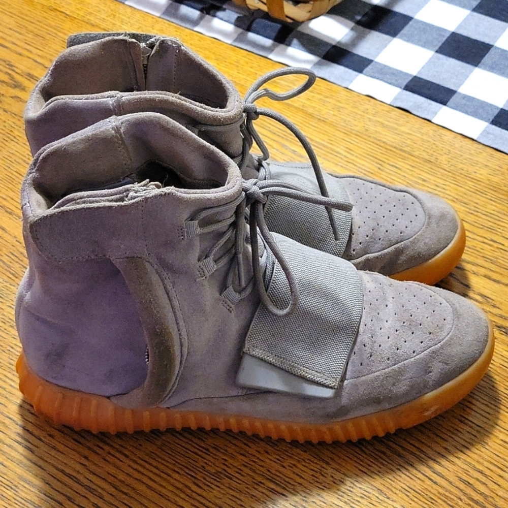 Adidas Yeezy Boost 750